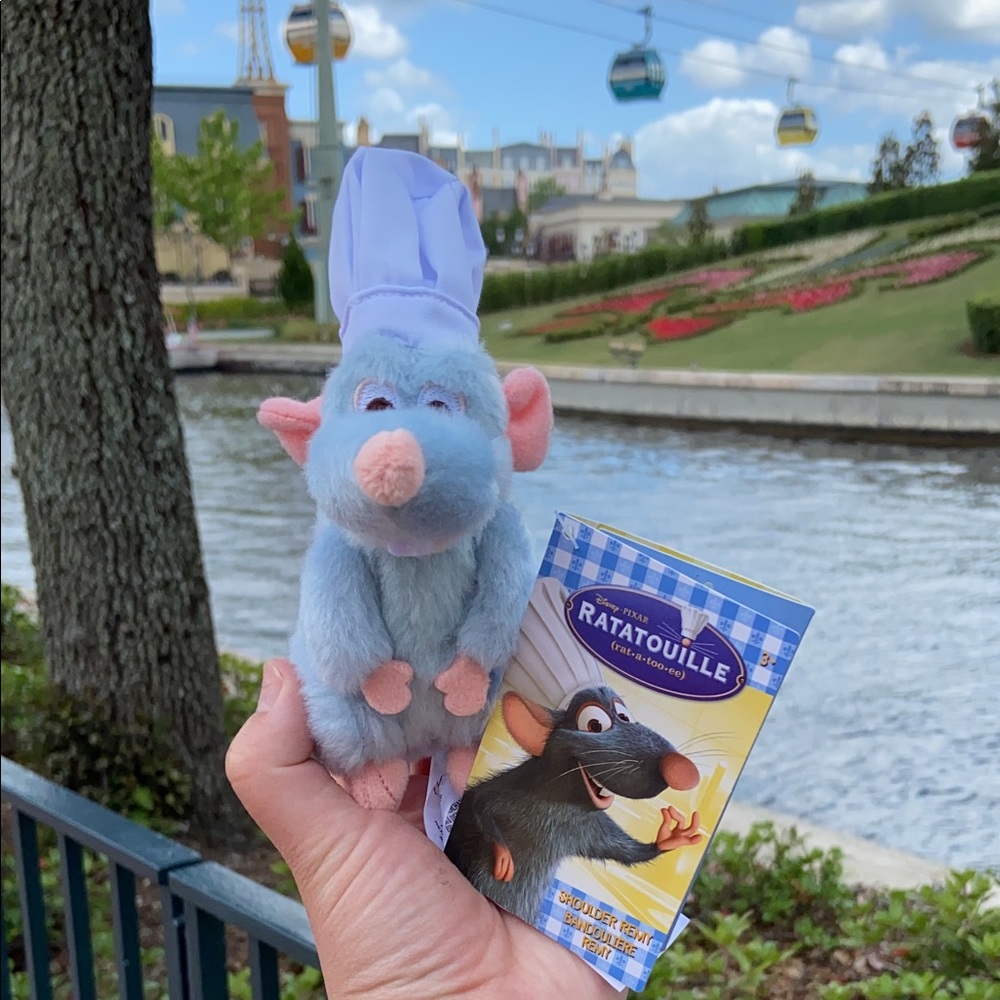 Disney Epcot Ratatouille Remy Shoulder Pal